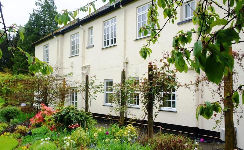 Nant Ddu & Hotel Merthyr Tydfil