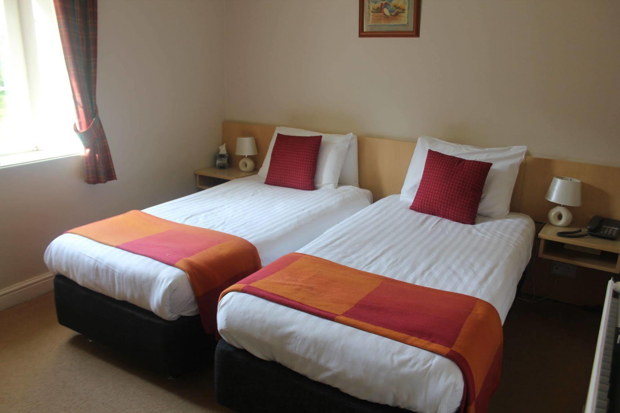 Nant Ddu & Hotel 3*